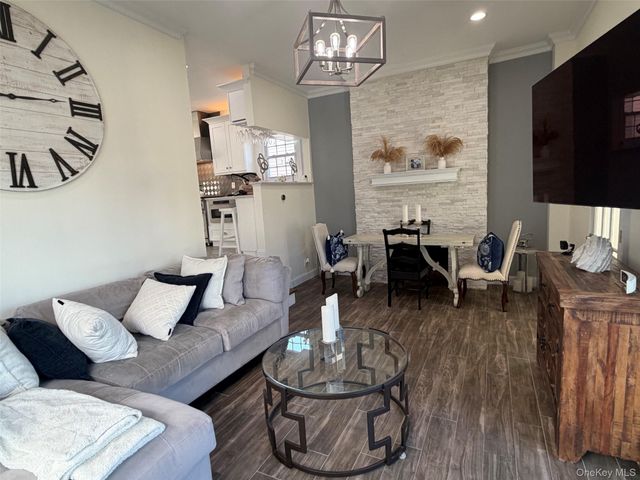 326 E Walnut Street, Long Beach, NY 11561