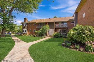 16 Deanna Dr 20, Hillsborough Twp., NJ 08844
