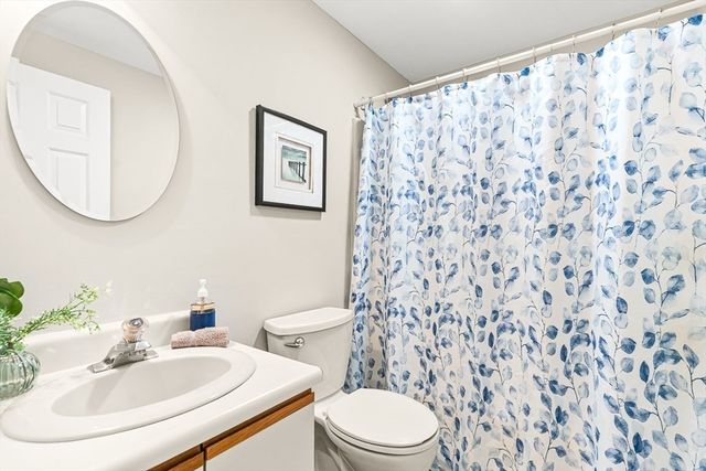 101 Donohue Rd 3, Dracut, MA 01826