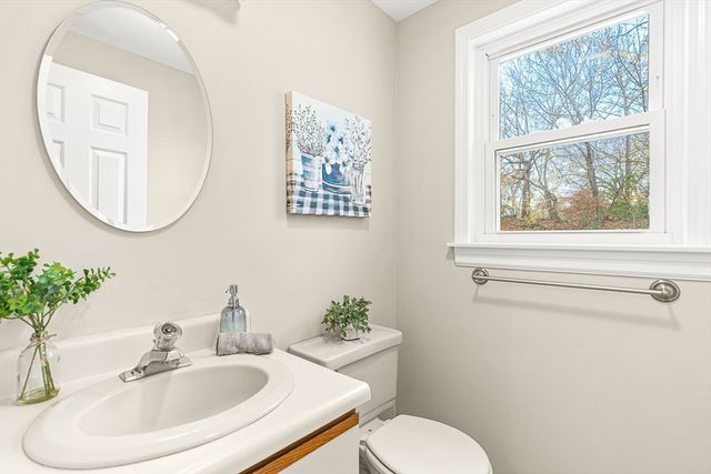 101 Donohue Rd 3, Dracut, MA 01826