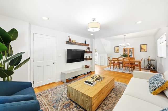 41 Cross St, Winchester, MA 01890