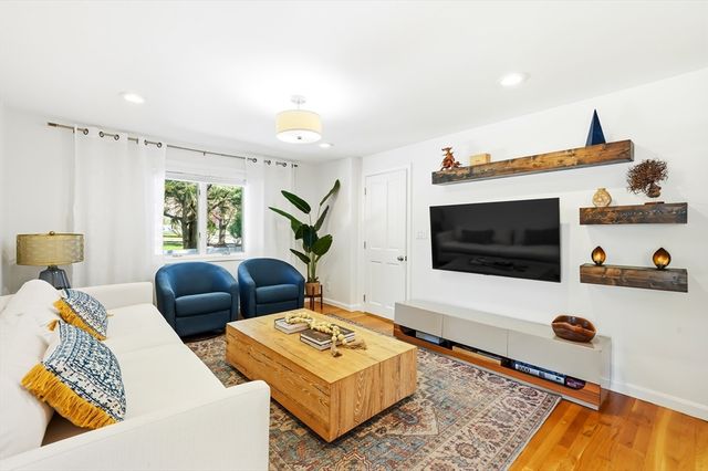 41 Cross St, Winchester, MA 01890