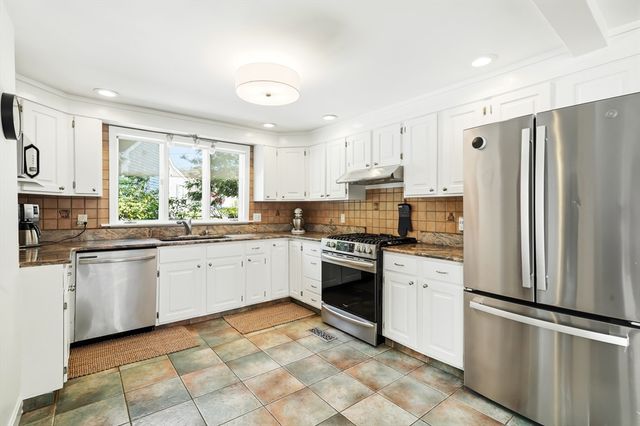 41 Cross St, Winchester, MA 01890