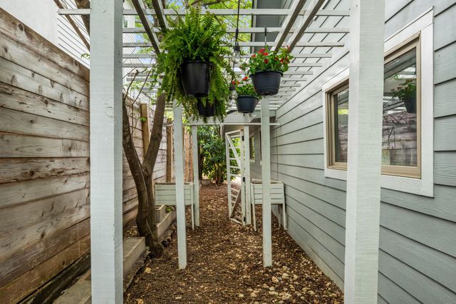 123 Havana ST, Austin, TX 78704