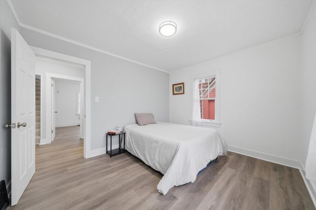 302 Hubbard Avenue, Elgin, IL 60123