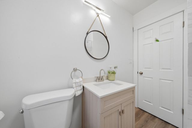 302 Hubbard Avenue, Elgin, IL 60123