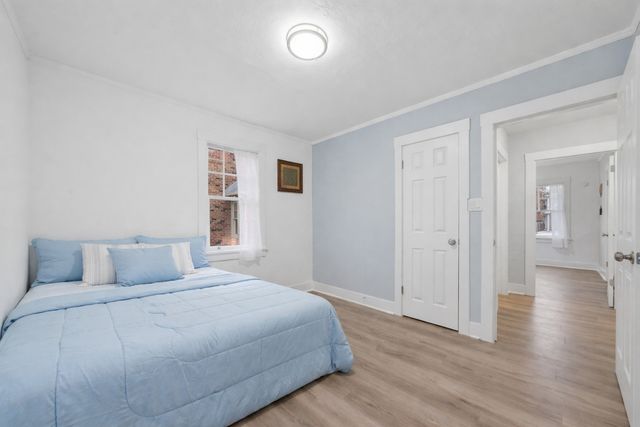 302 Hubbard Avenue, Elgin, IL 60123