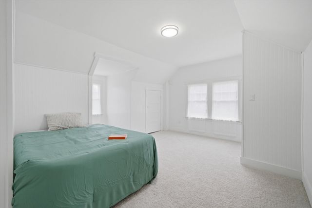 302 Hubbard Avenue, Elgin, IL 60123