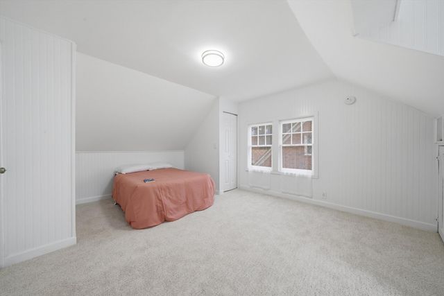 302 Hubbard Avenue, Elgin, IL 60123