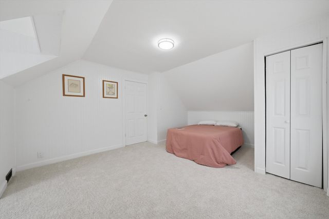 302 Hubbard Avenue, Elgin, IL 60123