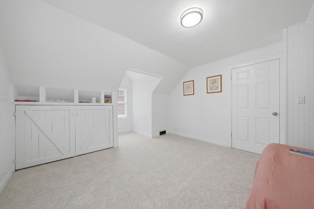 302 Hubbard Avenue, Elgin, IL 60123