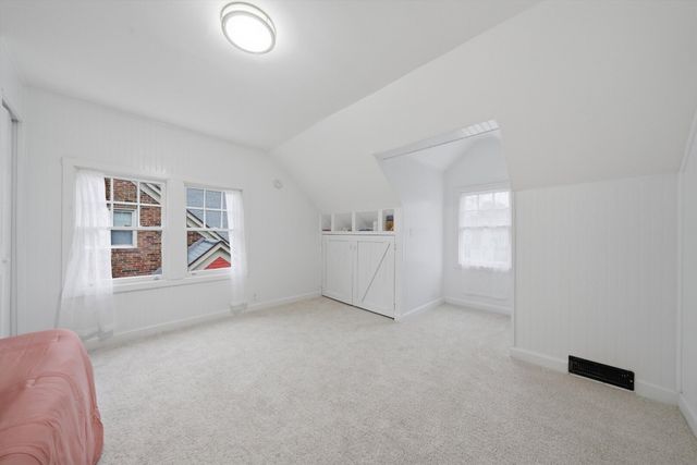 302 Hubbard Avenue, Elgin, IL 60123