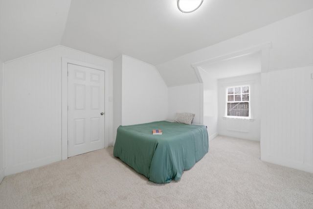 302 Hubbard Avenue, Elgin, IL 60123