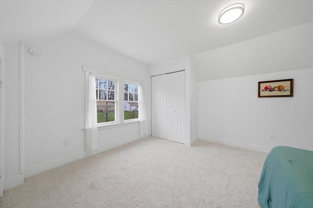 302 Hubbard Avenue, Elgin, IL 60123