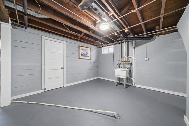 302 Hubbard Avenue, Elgin, IL 60123