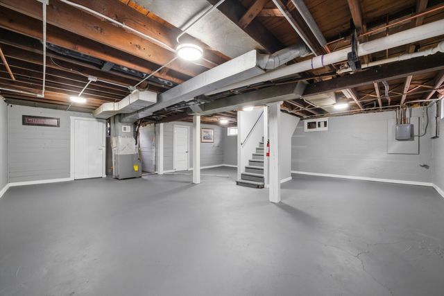 302 Hubbard Avenue, Elgin, IL 60123