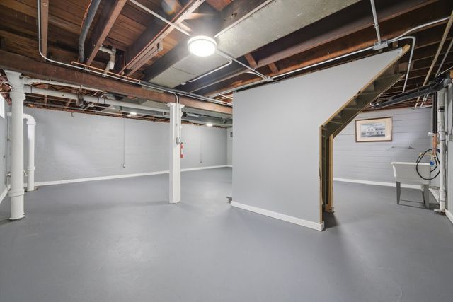 302 Hubbard Avenue, Elgin, IL 60123