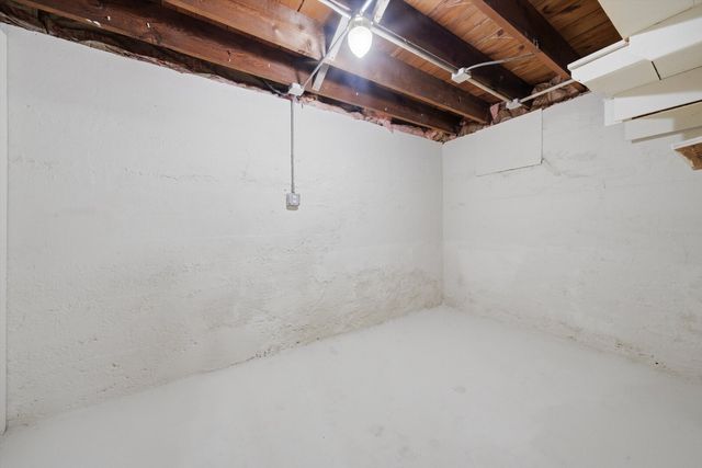 302 Hubbard Avenue, Elgin, IL 60123