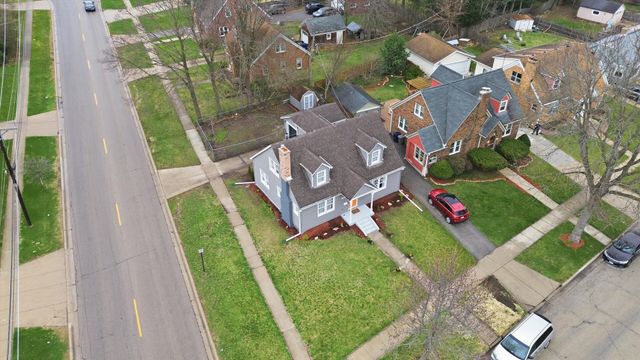 302 Hubbard Avenue, Elgin, IL 60123