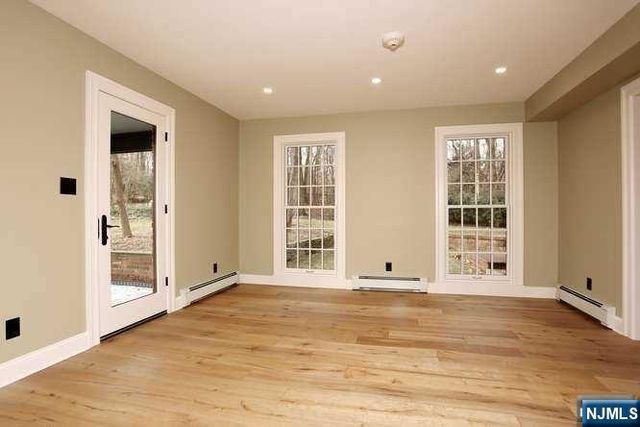 44 W Hill Road, Woodcliff Lake, NJ 07677