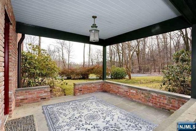 44 W Hill Road, Woodcliff Lake, NJ 07677