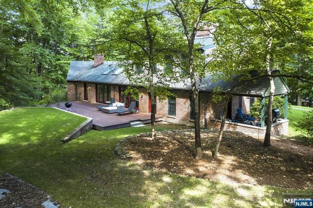 44 W Hill Road, Woodcliff Lake, NJ 07677
