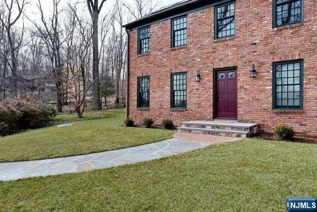 44 W Hill Road, Woodcliff Lake, NJ 07677