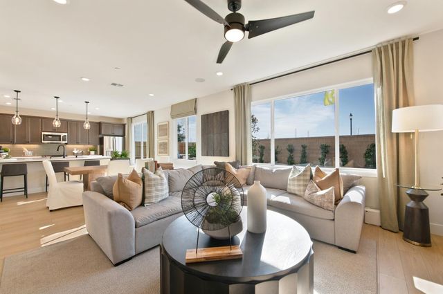 2592 Constellation Cir, Roseville, CA 95747