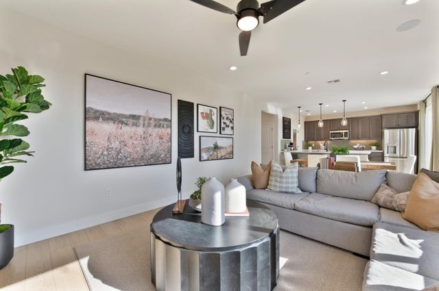 2592 Constellation Cir, Roseville, CA 95747