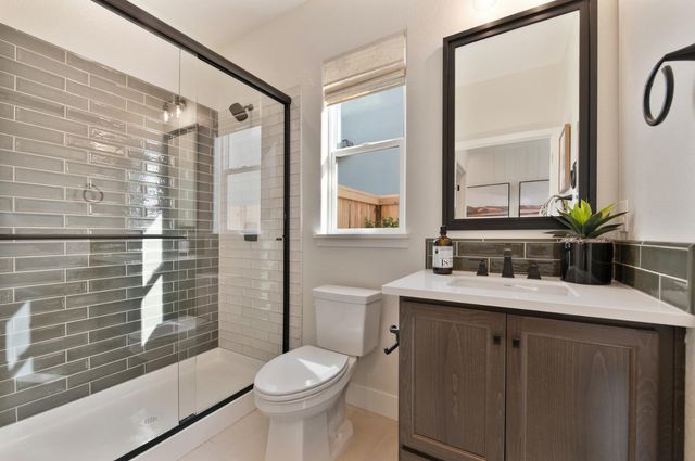 2592 Constellation Cir, Roseville, CA 95747