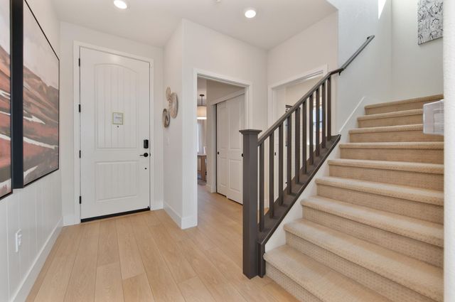 2592 Constellation Cir, Roseville, CA 95747