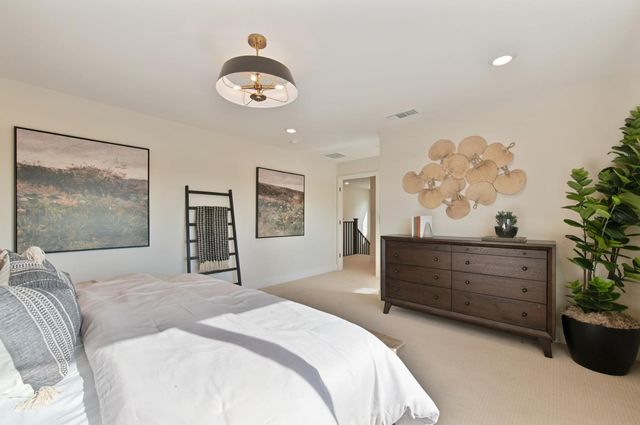 2592 Constellation Cir, Roseville, CA 95747