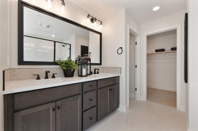 2592 Constellation Cir, Roseville, CA 95747