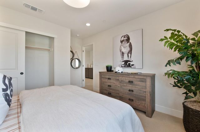 2592 Constellation Cir, Roseville, CA 95747