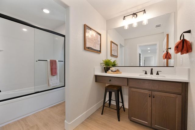 2592 Constellation Cir, Roseville, CA 95747