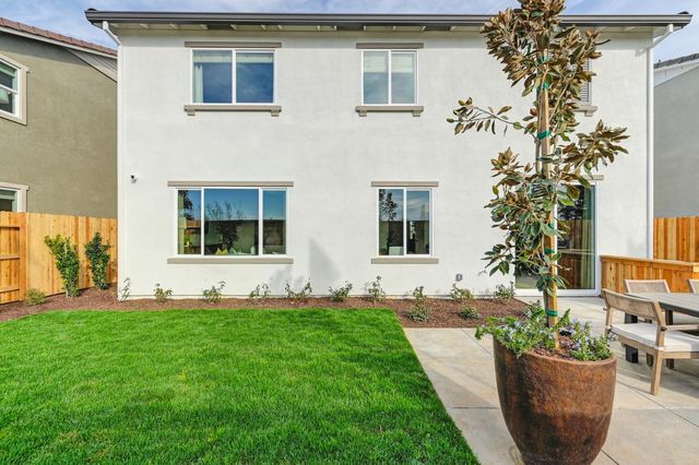 2592 Constellation Cir, Roseville, CA 95747