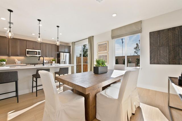 2592 Constellation Cir, Roseville, CA 95747