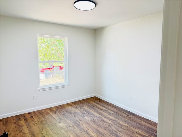 740 Bimebella Lane, Dallas, TX 75211