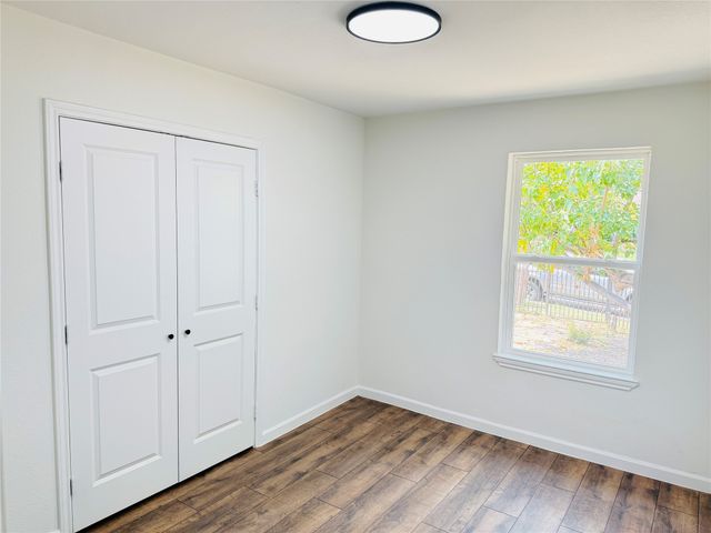 740 Bimebella Lane, Dallas, TX 75211