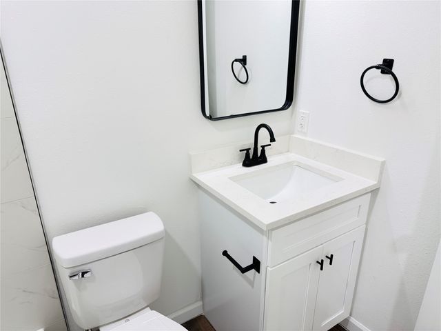 740 Bimebella Lane, Dallas, TX 75211