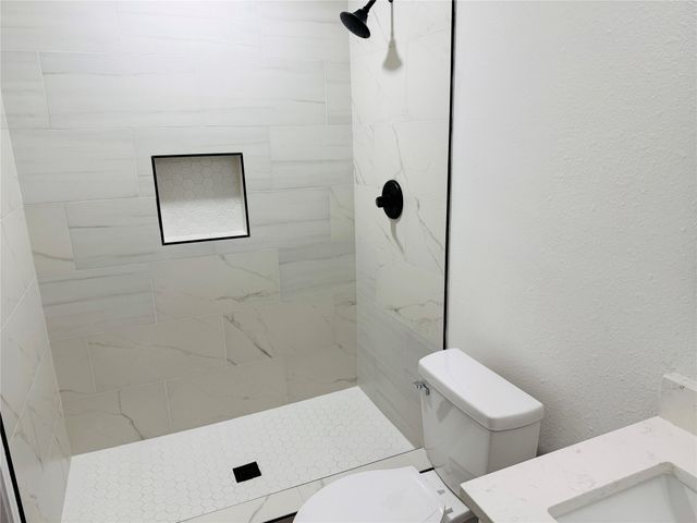 740 Bimebella Lane, Dallas, TX 75211