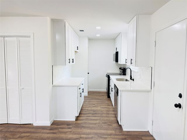 740 Bimebella Lane, Dallas, TX 75211