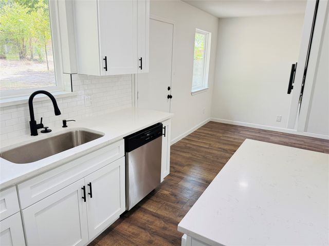 740 Bimebella Lane, Dallas, TX 75211