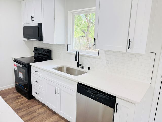 740 Bimebella Lane, Dallas, TX 75211