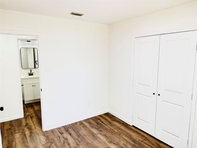 740 Bimebella Lane, Dallas, TX 75211