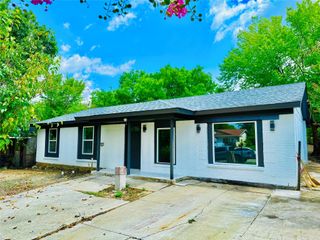 740 Bimebella Lane, Dallas, TX 75211