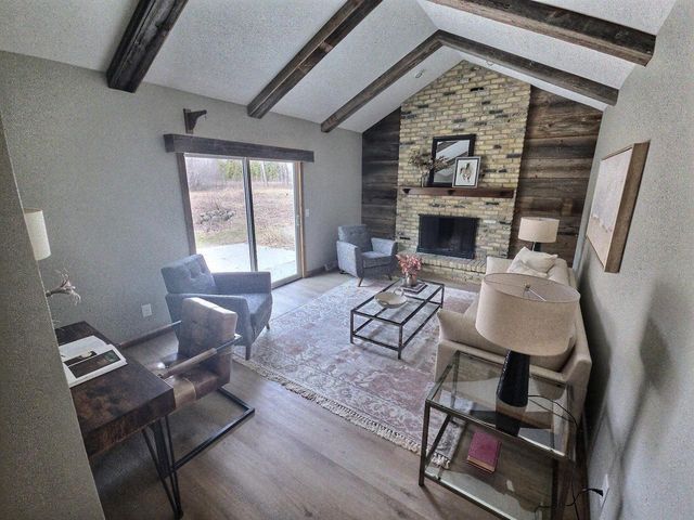 2608 W Hyacinth COURT, Mequon, WI 53092