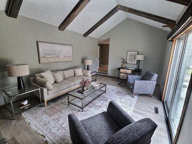 2608 W Hyacinth COURT, Mequon, WI 53092