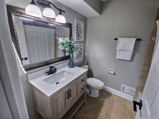 2608 W Hyacinth COURT, Mequon, WI 53092