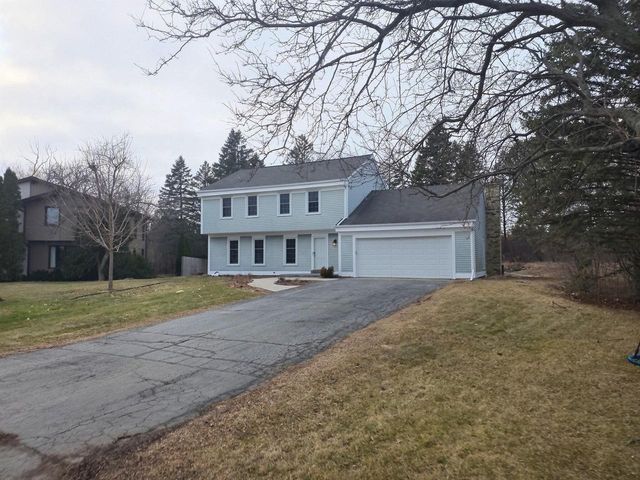 2608 W Hyacinth COURT, Mequon, WI 53092